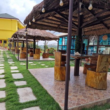 Cactus Creek Hotel Aburi Exterior photo