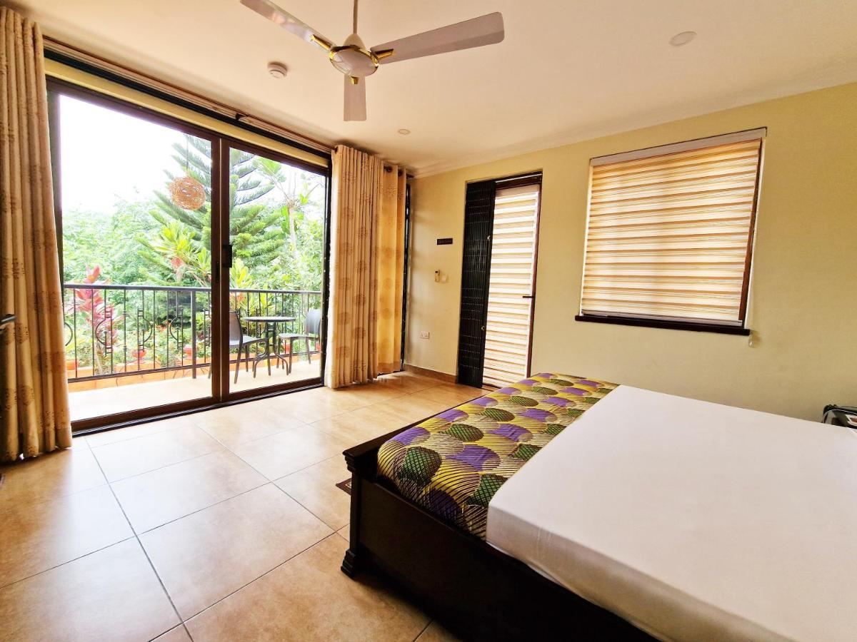 Cactus Creek Hotel Aburi Exterior photo